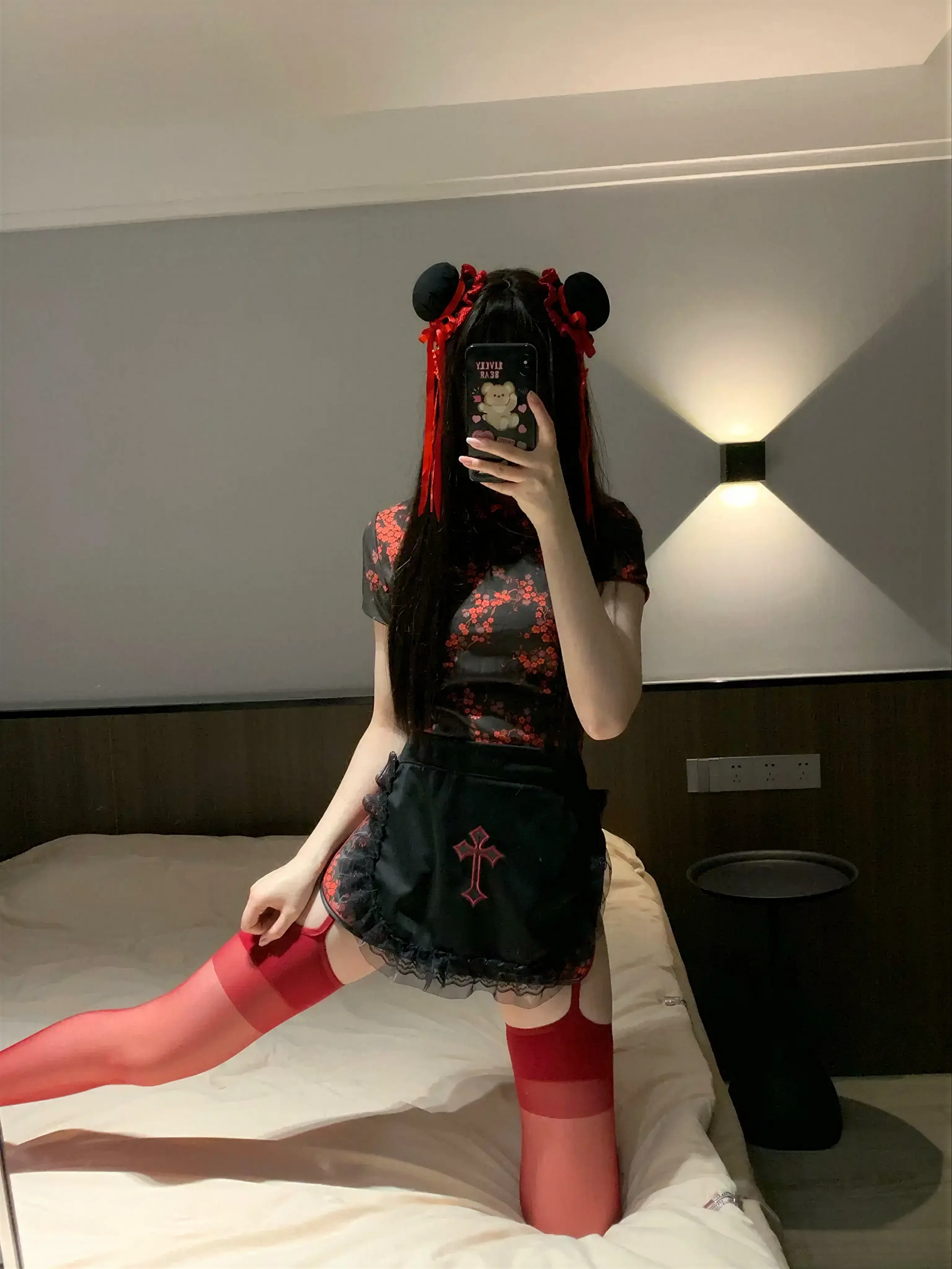 林扣弦 – 二合一皮裙旗袍 21P